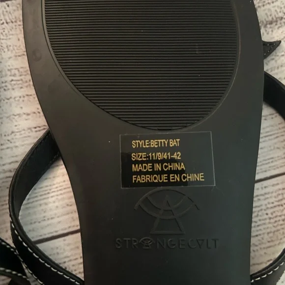 Black Bat Sandals - Picture 5 of 6